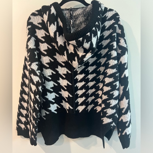 POL What it’s all About Houndstooth Sweater Hoodie NWT SZ Small Soft Fuzzy Boxy - Picture 11 of 16
